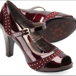 Sofft maroon patent leather and suede heels